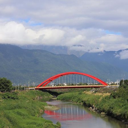Bridge Bed And Breakfast Hualien City Exterior foto